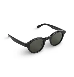 James AY Noble black